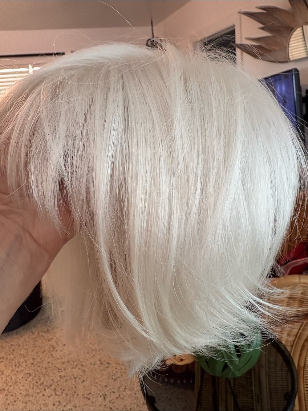 NORIKO. Pure White Short soft layered synthetic Bob wig! Like new!